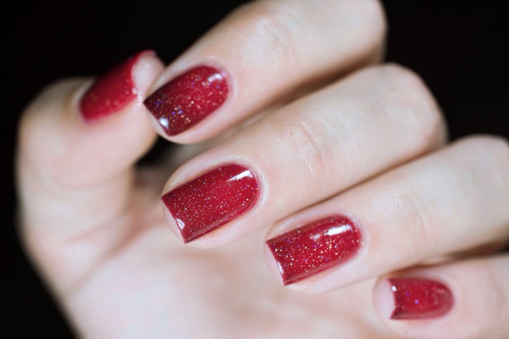 Flawless swatch of Lust from the Valentine's Day Pure Lust box by <a href="/ilaeti/">Laëti 🦔</a> | polishedbykpt.com #notd #nailitmag
