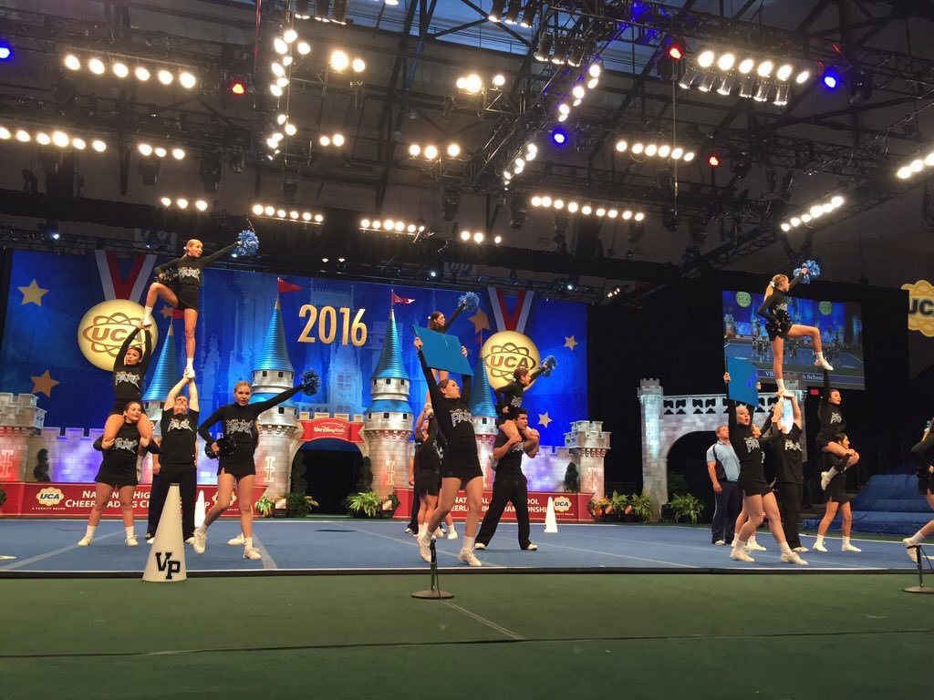 taylorshaynee's tweet photo. This has been one of the most eye opening experiences I have ever had. I will never forget this day! I love my fam🎀💙 https://t.co/JM3BZWtjeN