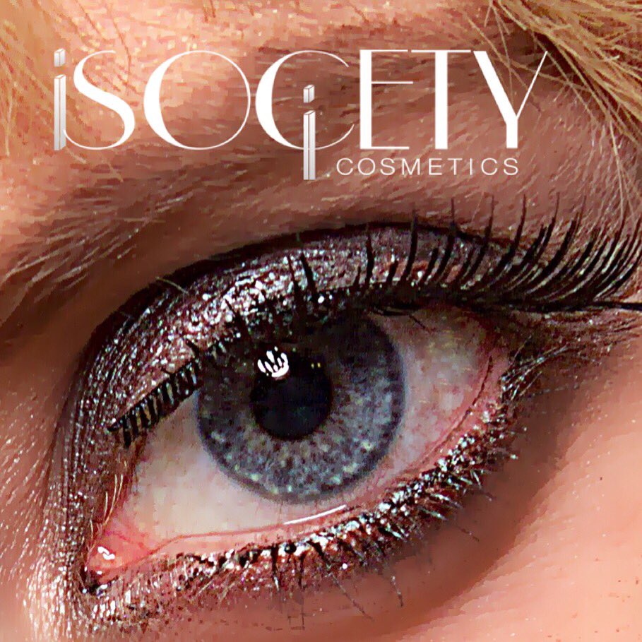 IsocietyISC's tweet photo. #GLEAMER #EYESHIMMER #CREAMEYESHADOW #EYES #EYESHADOW #makeupjunkie #mua #silver 📷#IG @jmstrange https://t.co/h6frT8wJsk