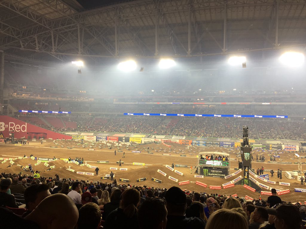 Kelby_Lynne's tweet photo. Supercross 2k16 😈😛#brapp #godungey @Kristadieps https://t.co/ZCbtAAScAa