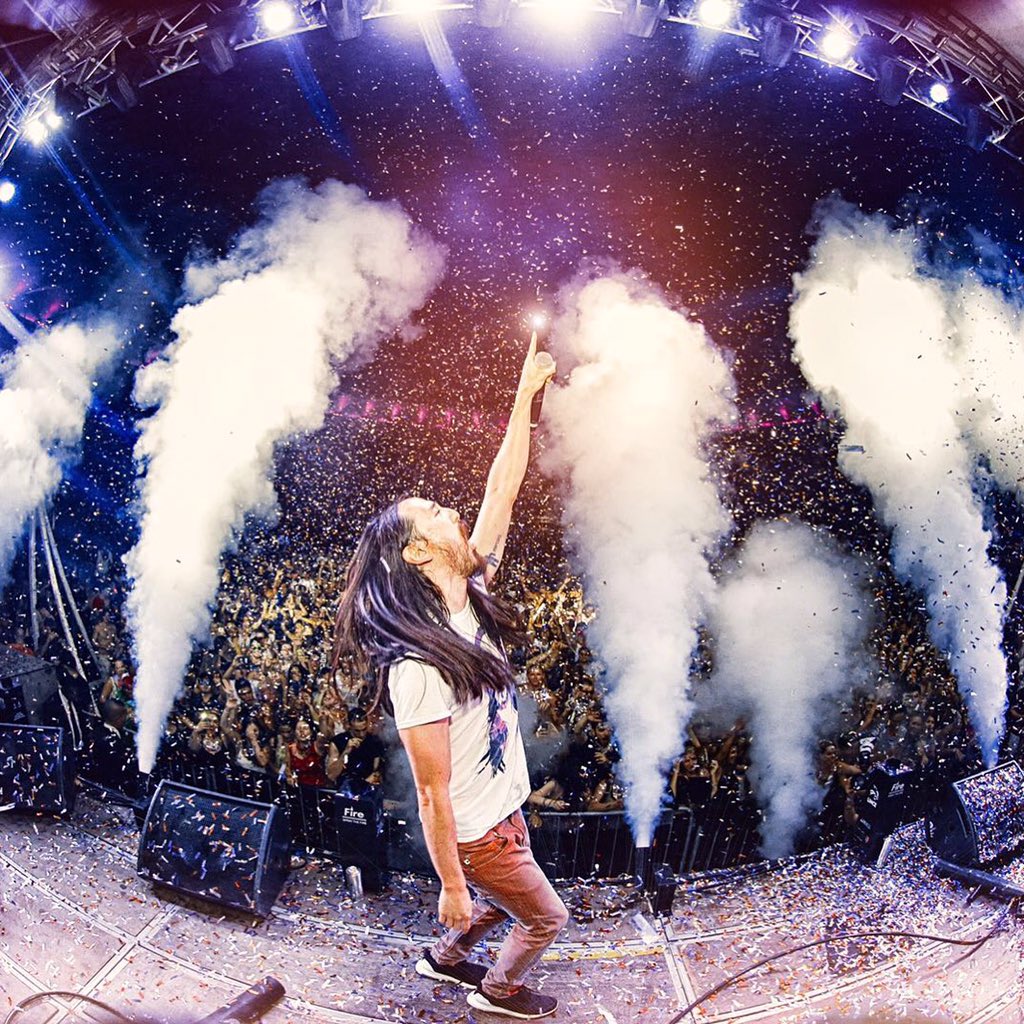 Brazil nights @Maracana #rio #carnaval https://t.co/cy2uVxt72i