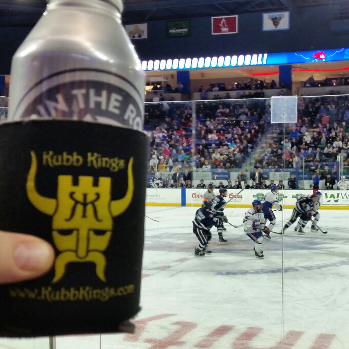 KubbKings's tweet photo. Kubb Kings at the UNH vs. UML hockey game. #kubb #UNH #unhwildcats #UML #umlriverhawks #coorsBeer #collegehockey https://t.co/vfFa13zXt3