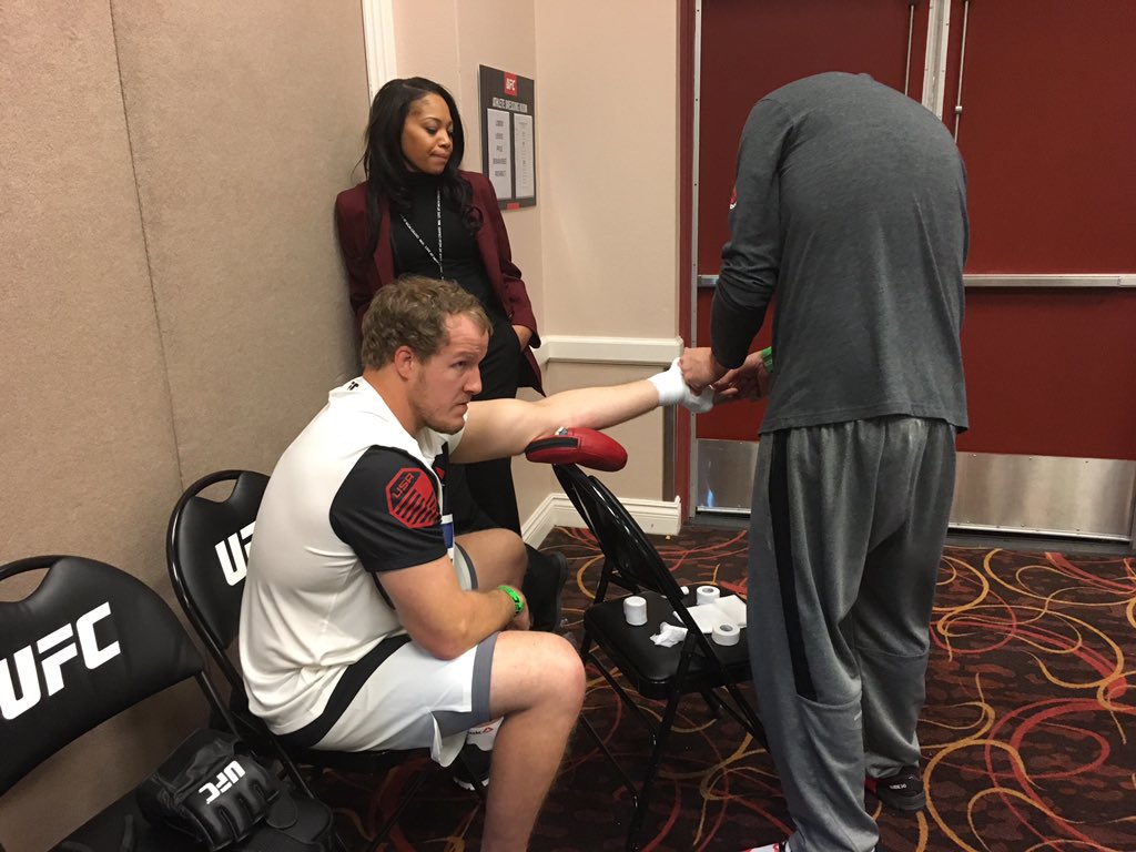 TeamTakeDown's tweet photo. Almost time.....@JaredRosholt vs Big Country at @UFC Fight Night! https://t.co/GTcJGzZKYB