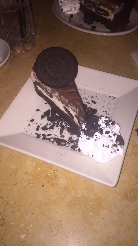 alexamaryrose's tweet image. Drove to Atlanta for Cheesecake Factory #messynight