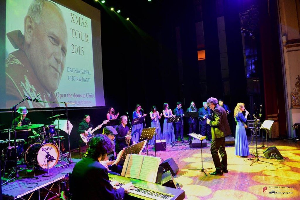 DauniaGC's tweet photo. @teatro_giordano @DauniaGC  @RuscilloAgo @fmdauni 
#xmastour #amicidellamusica #foggia #giovannipaoloII https://t.co/8C2tjFGM2B