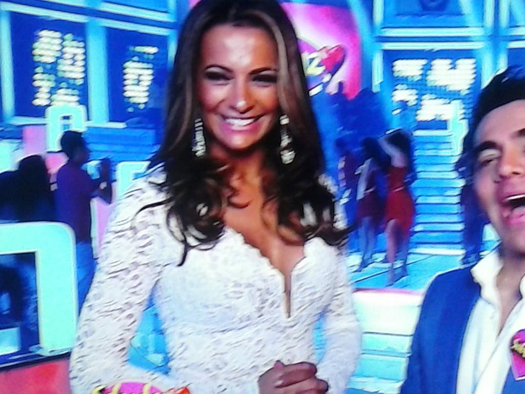 MusicEvolution4's tweet photo. Cierto o no cierto?? Se ve guapisima la jefa @ceci_galliano #UnSabaFan reconoce la belleza @SabadazoOficial https://t.co/977JUKtxFM