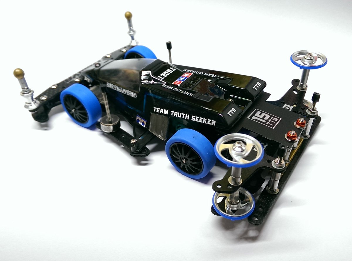 一次ブーム時に初めて買ってもらったミニ四駆がサンダードラゴン