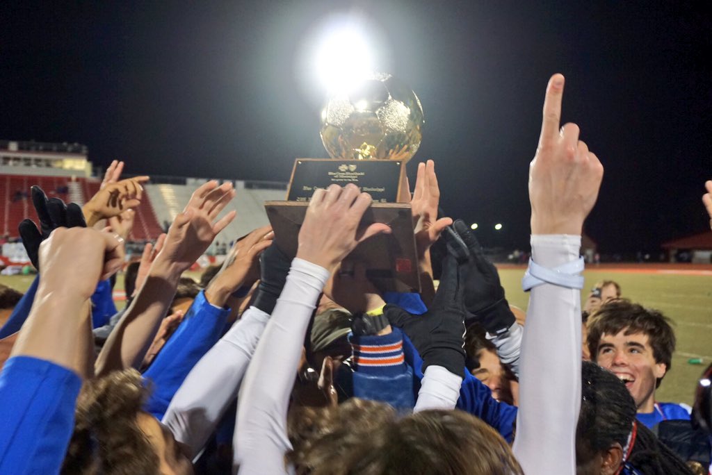 kmcraeclay19's tweet image. so this is what a being a four time state champion looks like 🐯💍💍💍💍💙
#JAGS #BACKTOBACKTOBACKTOBACK