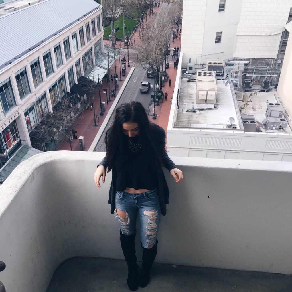 kristinaaa43 tweet picture