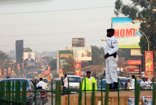 DailyMonitor's tweet image. Good cop, bad cop, can someone tell us the duty of cops? bit.ly/1SBqlBY #MonitorLife