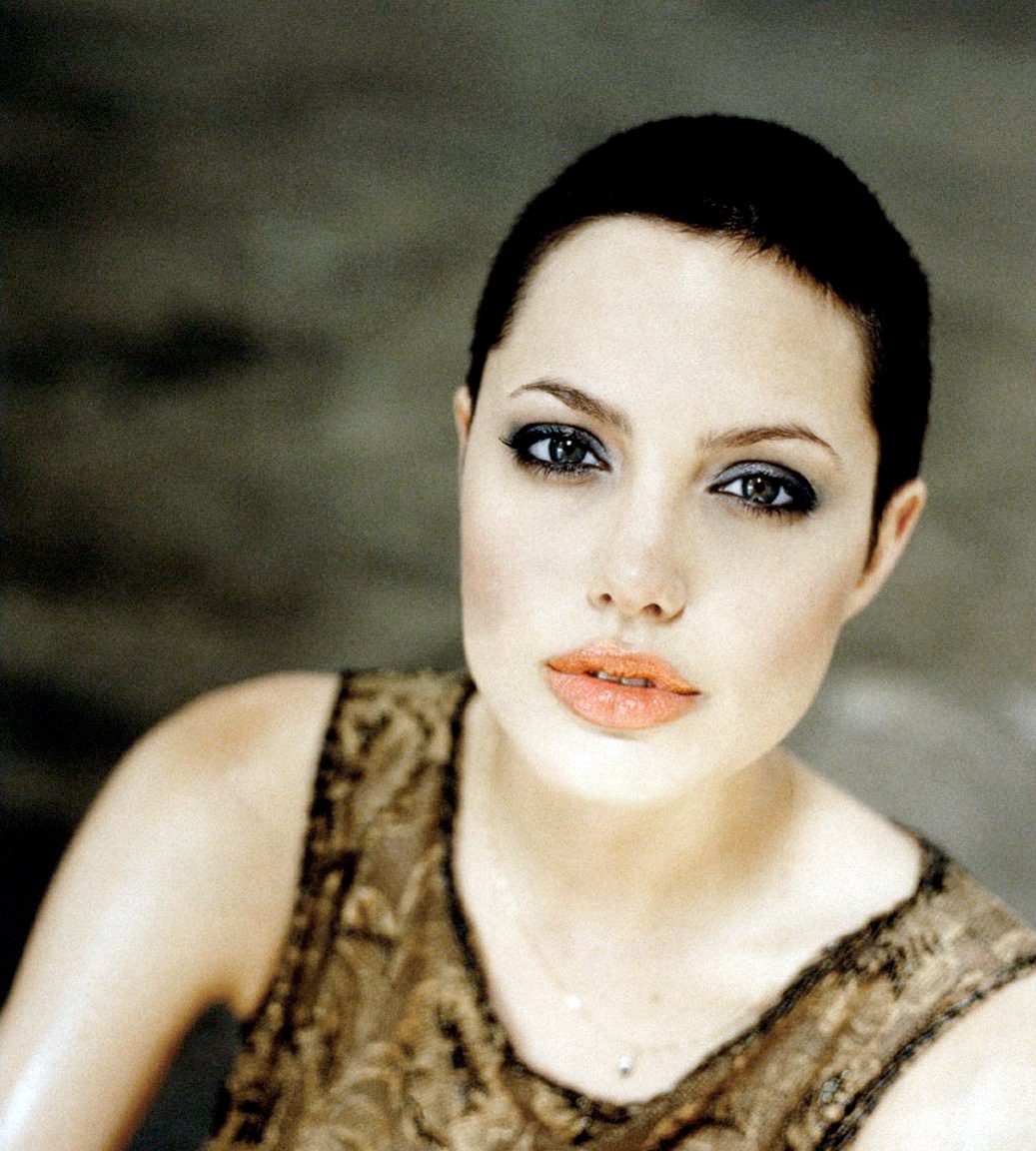 #AngelinaJoliePitt #photoshott #1998 #NaomiKaltman