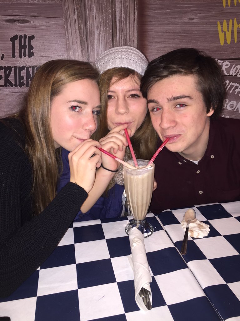 catherrrinnnee's tweet photo. Hbd Jack!! thanks for always letting me third wheel 💕 https://t.co/7fyWWfJrnV