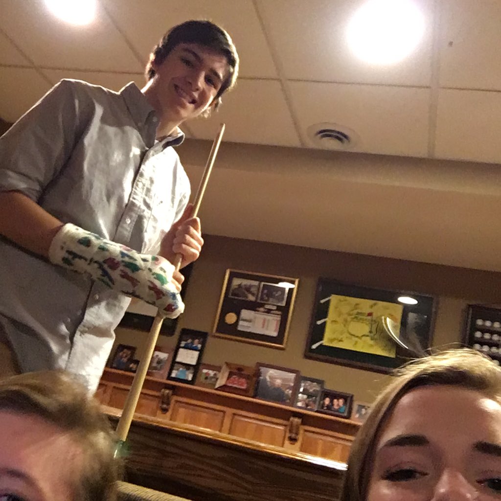 catherrrinnnee's tweet photo. Hbd Jack!! thanks for always letting me third wheel 💕 https://t.co/7fyWWfJrnV