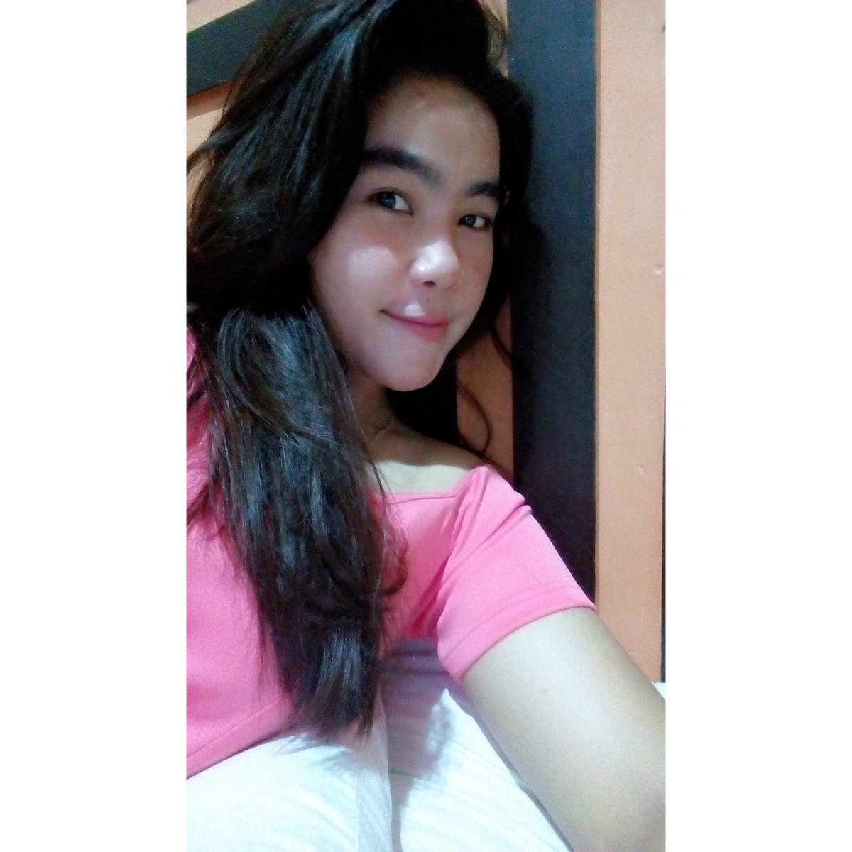Vhia_Luphi's tweet photo. Selamat hari minggu... https://t.co/4e4TmkYrHb