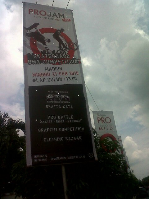 AsliMadiun's tweet photo. #Madiun @Skattakata: Don't miss it, SID and Skatta-kata 21 feb 2016 on Lapangan Gulun. Mari kita berdanSKA https://t.co/Md3GjbVDIu