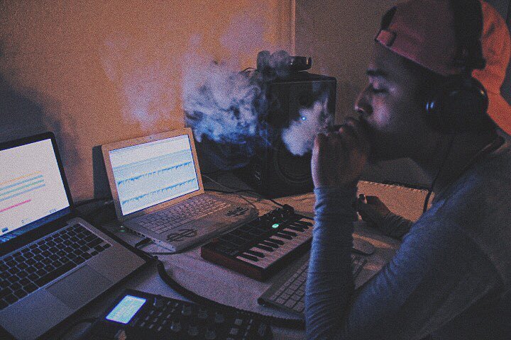 CRISGRAMS's tweet photo. Back in the kitchen cookin' ๐ || #crisgrams #rapperstuff #trillionsnotmillions #trillionsmโฆ https://t.co/2GpEGXPOiS https://t.co/pa91YBZeZo