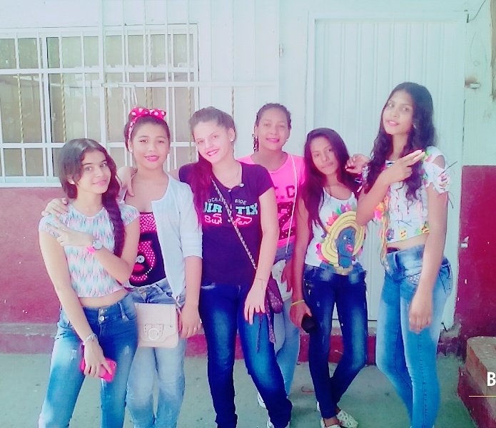 GutierrezYulit's tweet photo. Con ustedes mis reynas saben q las quiero aa todas..... nosotras las mismas de siempre las del combo https://t.co/UAmeDBfb07
