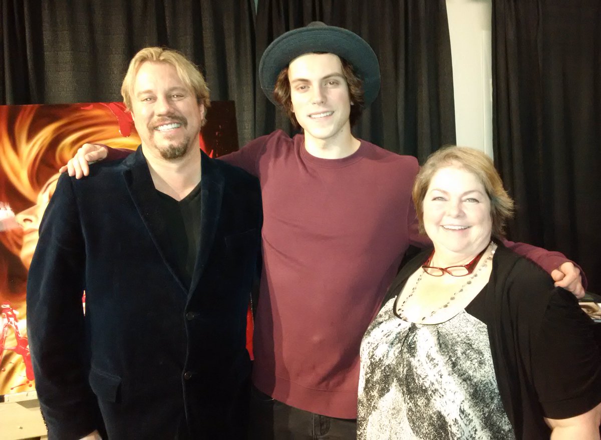 ShaunaRivait's tweet image. #ChristianHudson's interview w/ #DiscoverAirdrie  &amp;amp; w/ artist #ChrisTutty &amp;amp; @PHACanada's  #GailNicholson and fans!