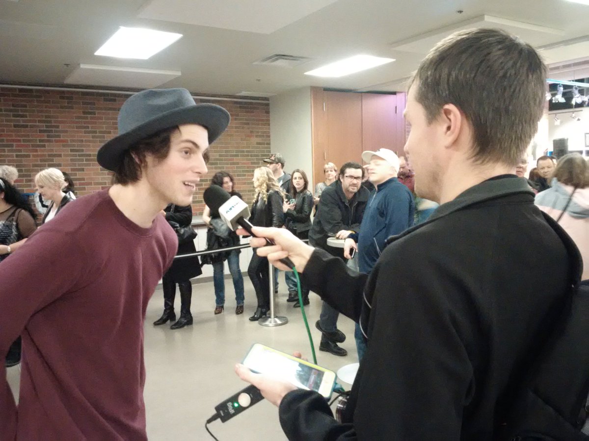 ShaunaRivait's tweet image. #ChristianHudson's interview w/ #DiscoverAirdrie  &amp;amp; w/ artist #ChrisTutty &amp;amp; @PHACanada's  #GailNicholson and fans!