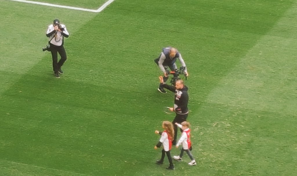 ajaxinside's tweet photo. #johnnybedankt https://t.co/pxVgei3i82