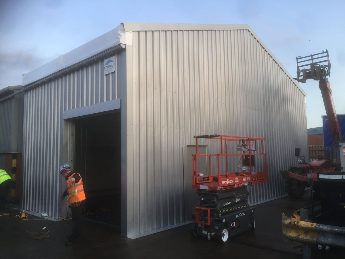 MrWupwoo's tweet photo. Latest speedy solution to warehouse storage space. https://t.co/7KmF5wZtad