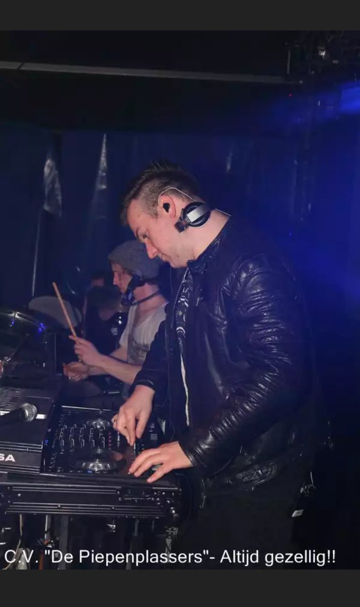 CVDePiepenplass's tweet photo. Wauw! Wat een avond, @Q5NewStyle Dank jullie, dank zij jullie en de carnalvierders goed feessie!  #sfeermakers https://t.co/fvZELXXDwZ