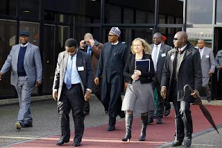 biafrantimes's tweet photo. Buhari smuggled out of London Hotel to avoid angry Biafrans https://t.co/tD0SCXM7a3 https://t.co/5QeCq6IQFb