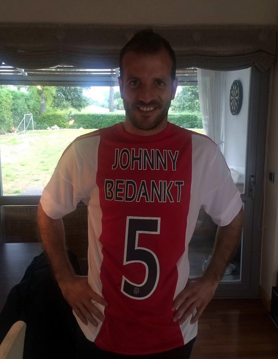 ajaxinside's tweet photo. We nemen vandaag afscheid van een echte clubheld! #johnnybedankt #ajafey https://t.co/U9g8WY6Dc4