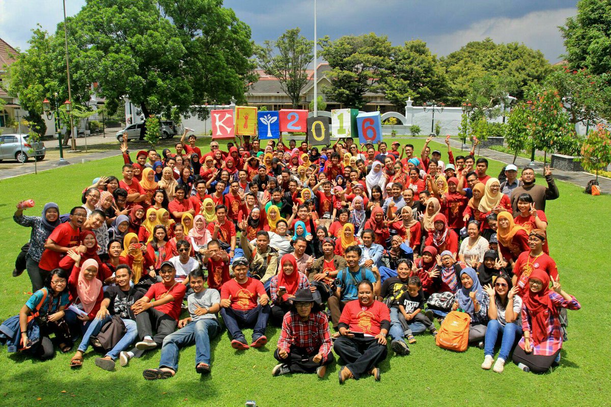 Foto bersama penutupan Hari Selebrasi #KIY2016. Terimakasih telah mnjd kenangan indah dan terukir sbg inspirasi :)