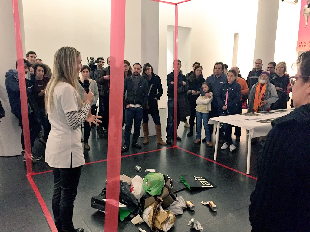 josperello's tweet photo. #insectessocials #museumnaturalfutures #macbaesviu @njeremijenko @MACBA_Barcelona @cececebe https://t.co/spfb2dcA42