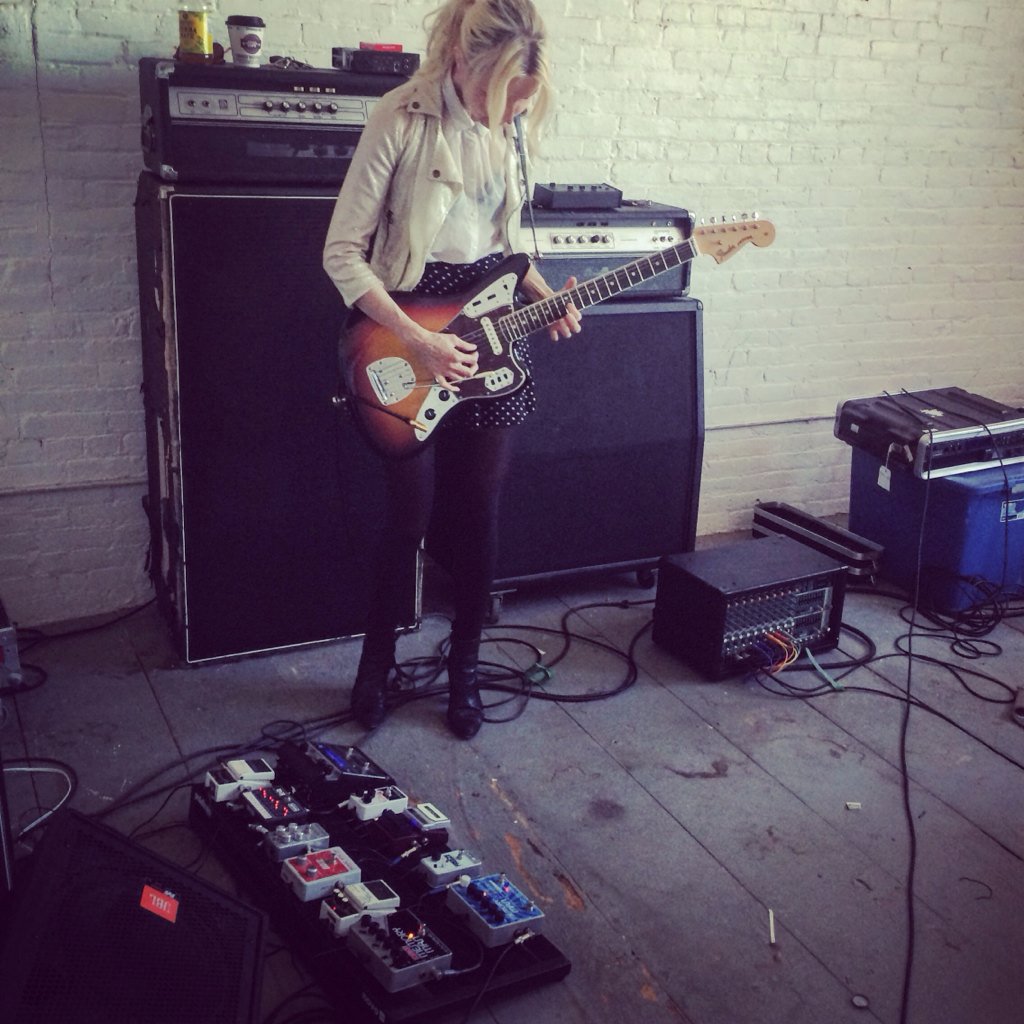 <a href="/Fender/">Fender</a>