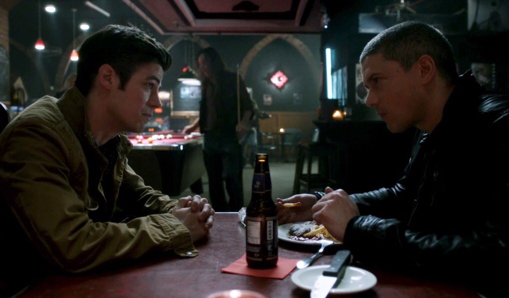 rtfavgay's tweet photo. barry and leonard - the flash https://t.co/Wr0z6tGq0E