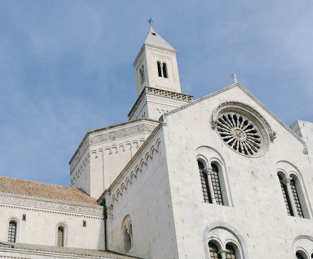 visitbari's tweet photo. Il campanile ci guarda da lassù.
#visitbari #weareinpuglia https://t.co/cnyKywel7f