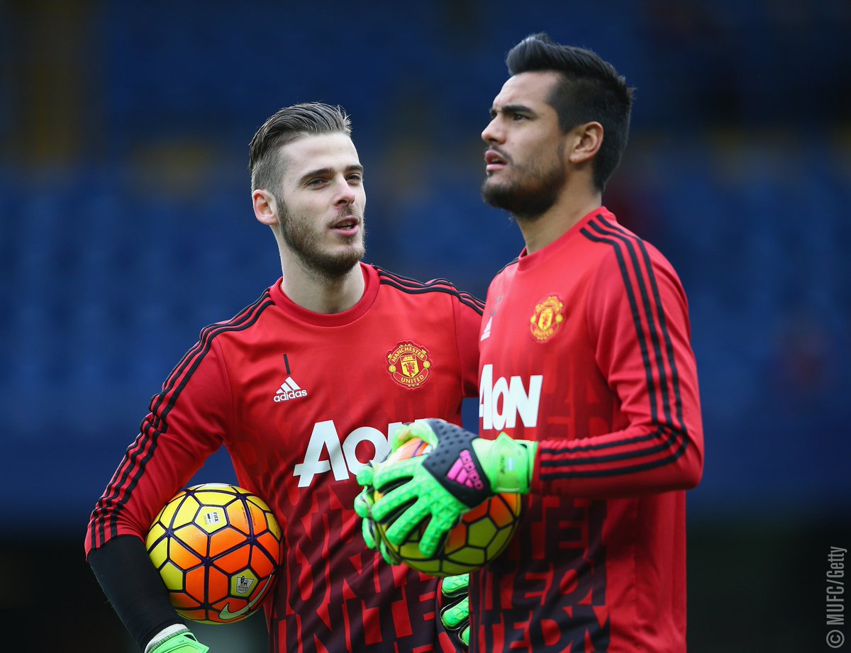 ManUtd's tweet photo. Warm-up complete. Come on, United! #mufc https://t.co/Q2mR3IctHy