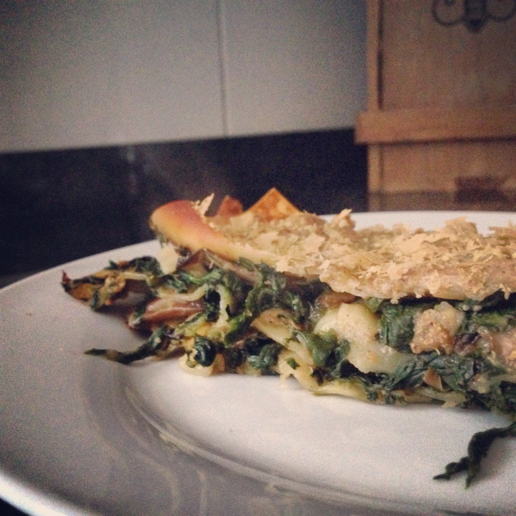 Lasaña de espinacas y setas cenamosenmicasa.wordpress.com/2016/02/07/las…