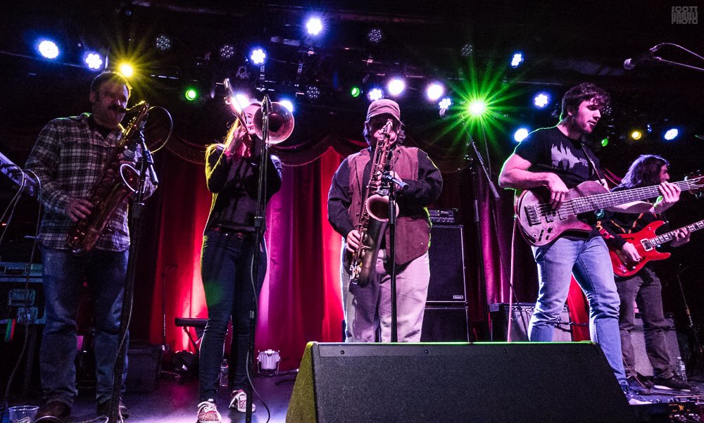 ProjectEther's tweet photo. Happy #saxaphonesunday 🎷🎷
📷 @languagestrange 
https://t.co/w66NhcsECU https://t.co/OLP7hglNGa