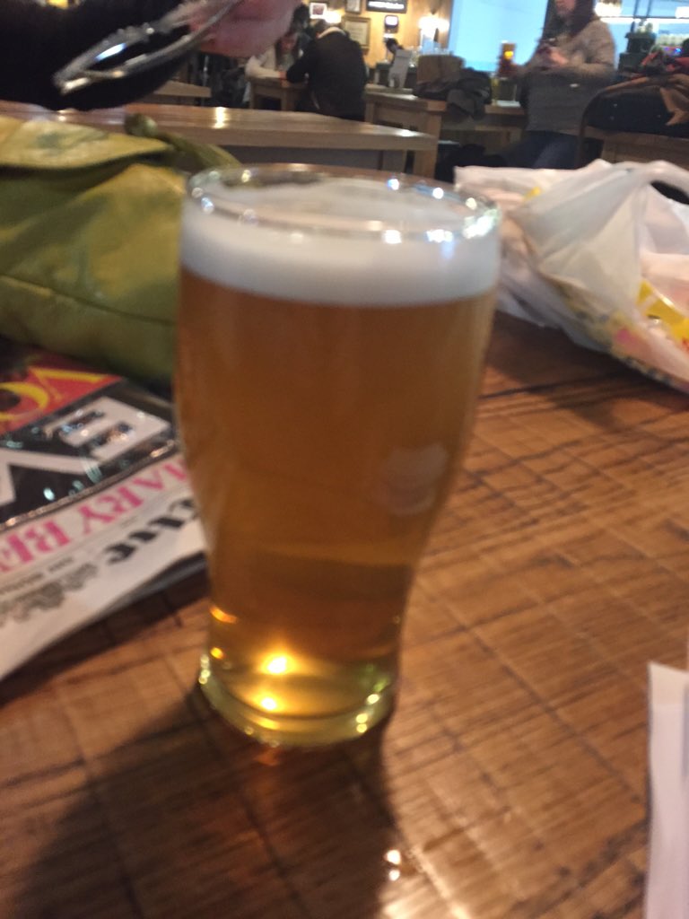 Very civilised a pint of thorn bridge Jaipur at Manchester airport 👍👍👍