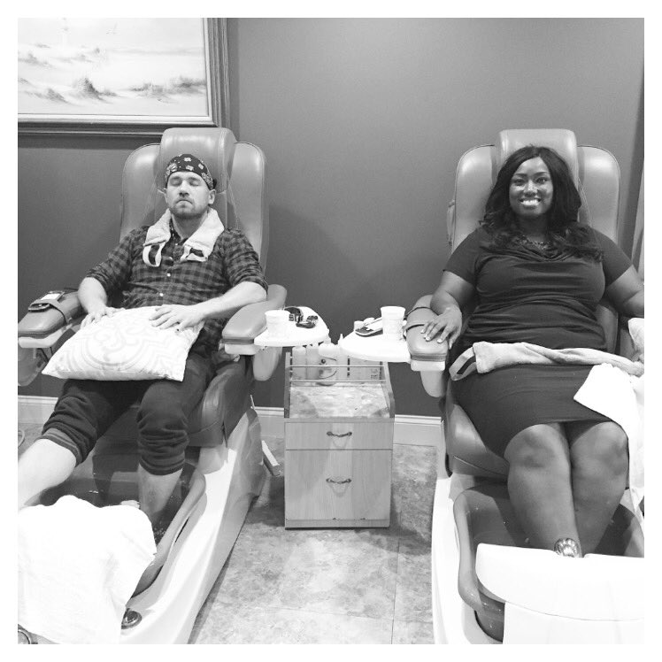 _Rob_Sulaver's tweet photo. Sunday mornings got me feeling like...
#MyDietIsBetterThanYours #PuttingTheManInManiPedi #TeamZen https://t.co/s9ouHUj4E9