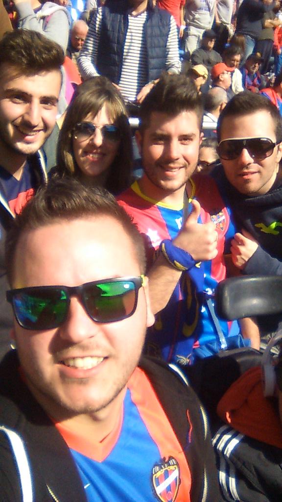 S3rgioCervera's tweet photo. Vamos mi levan!! SI SE PUEDE!!! #LUDLIVE https://t.co/FsS3qkheKM