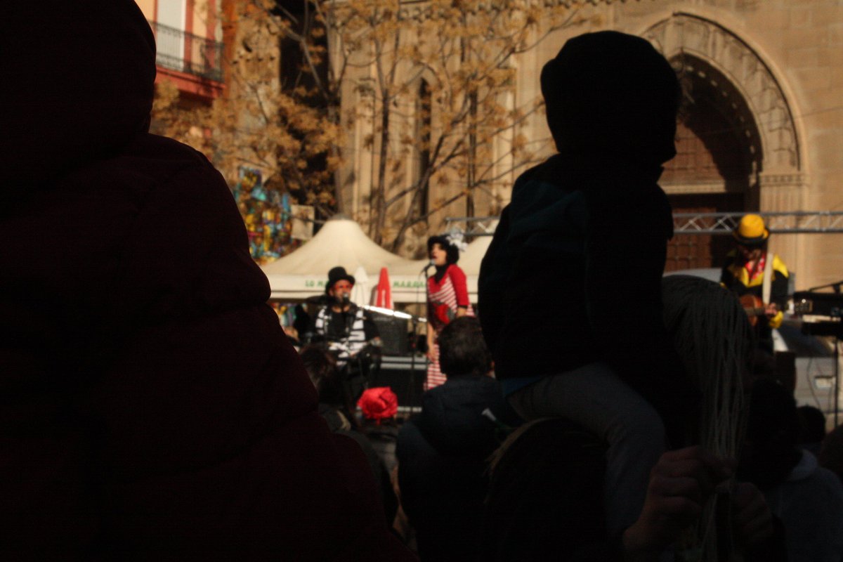 Diumenge de Carnestoltes al Carrer Major amb <a href="/CdLleida/">Castellers de Lleida</a> i <a href="/SacEspectacles/">Sac Espectacles</a> 
bit.ly/1UVkh4w #lleida