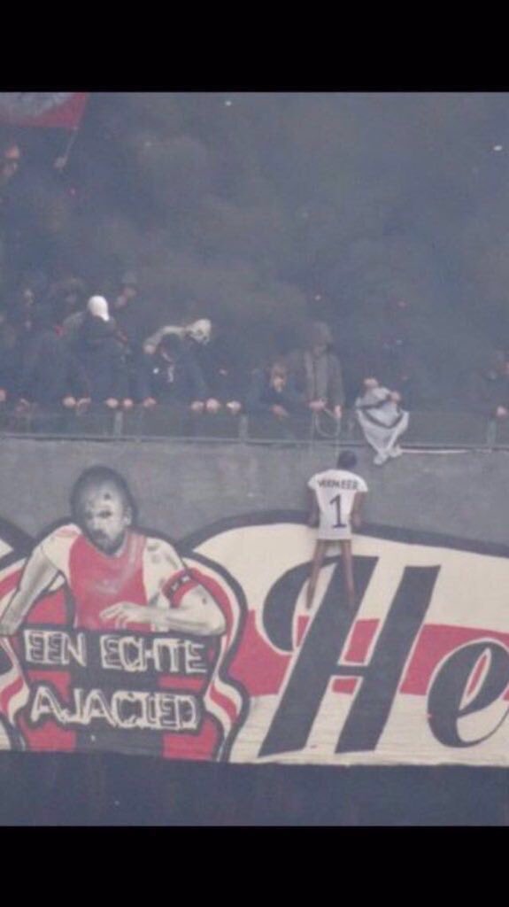 MartijnMul's tweet photo. @coen @BarendvanDeelen echte sportfans die neuzen!! https://t.co/D0kXRr3fv4