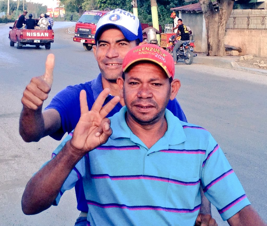 LuisFcastillo88's tweet photo. Buenos Dias, somos #LaNuevaMayoria @valenzuela2016 Cumplir es mi compromiso @PartidoPRSC  @laJRSC @chichibelliard https://t.co/tTN70Sszpz