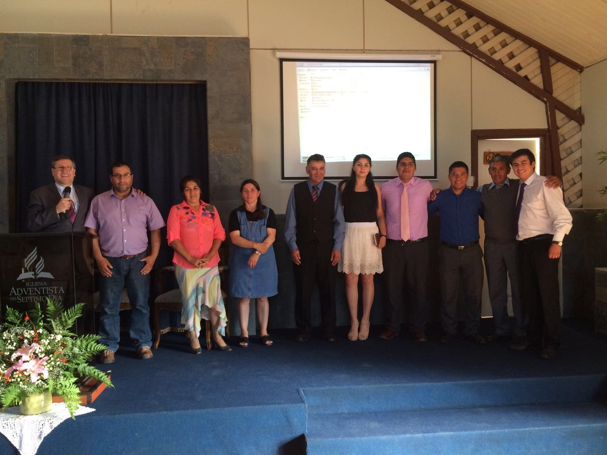 asuraustral's tweet photo. Pr @DiegoaMedinal, distrito Carahue, junto a lideres en presentación oficial y preparación para Semana Santa 2016. https://t.co/aXRFOtQTnb