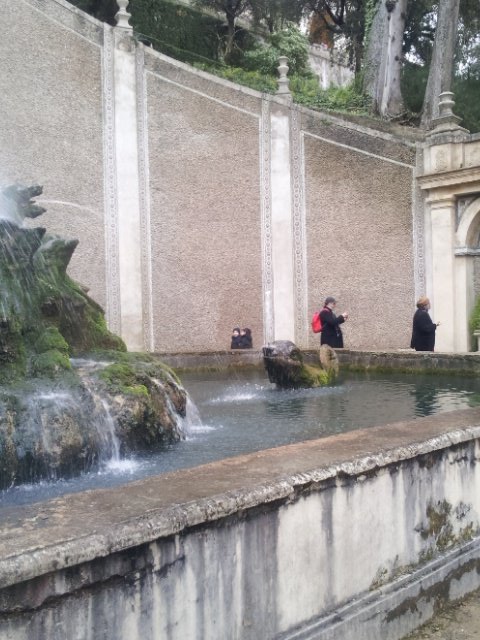 Nonnamoderna's tweet photo. #ideecreative con #urbanexperience x #visittivoli è scenografia o coreografia? https://t.co/7lloiQB6J4