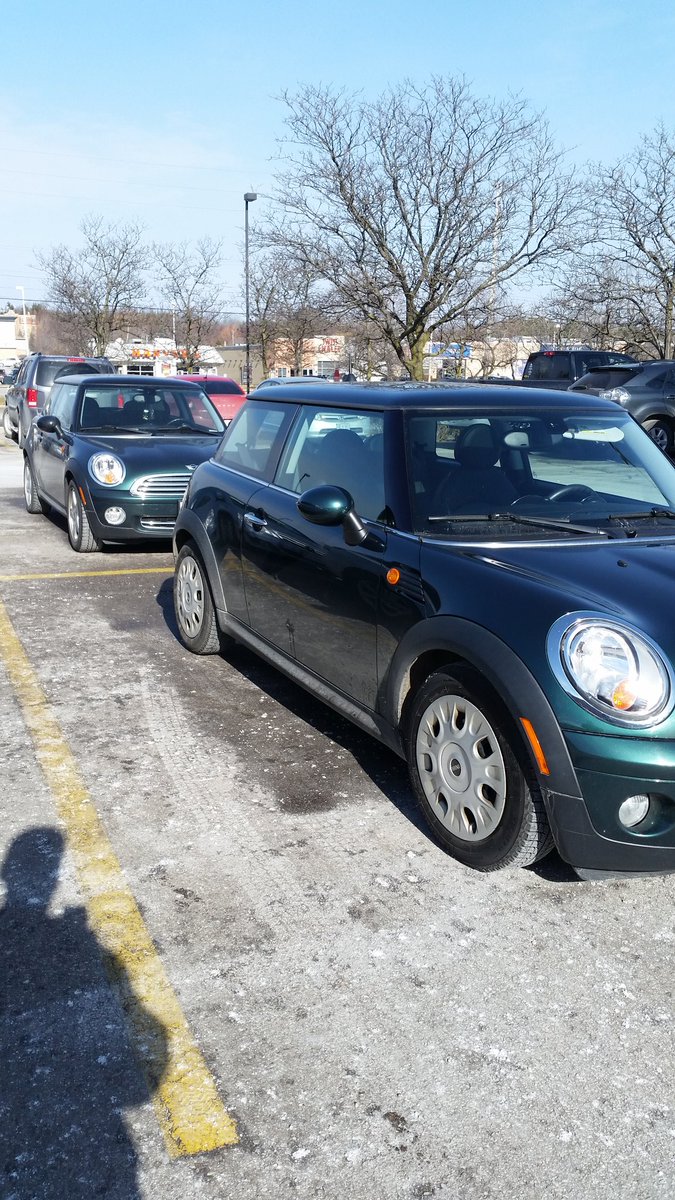 4schink's tweet photo. Headed to the mall with the wife's #mini #cooper and couldn't turn down this parking spot. https://t.co/YZDhwYacjX