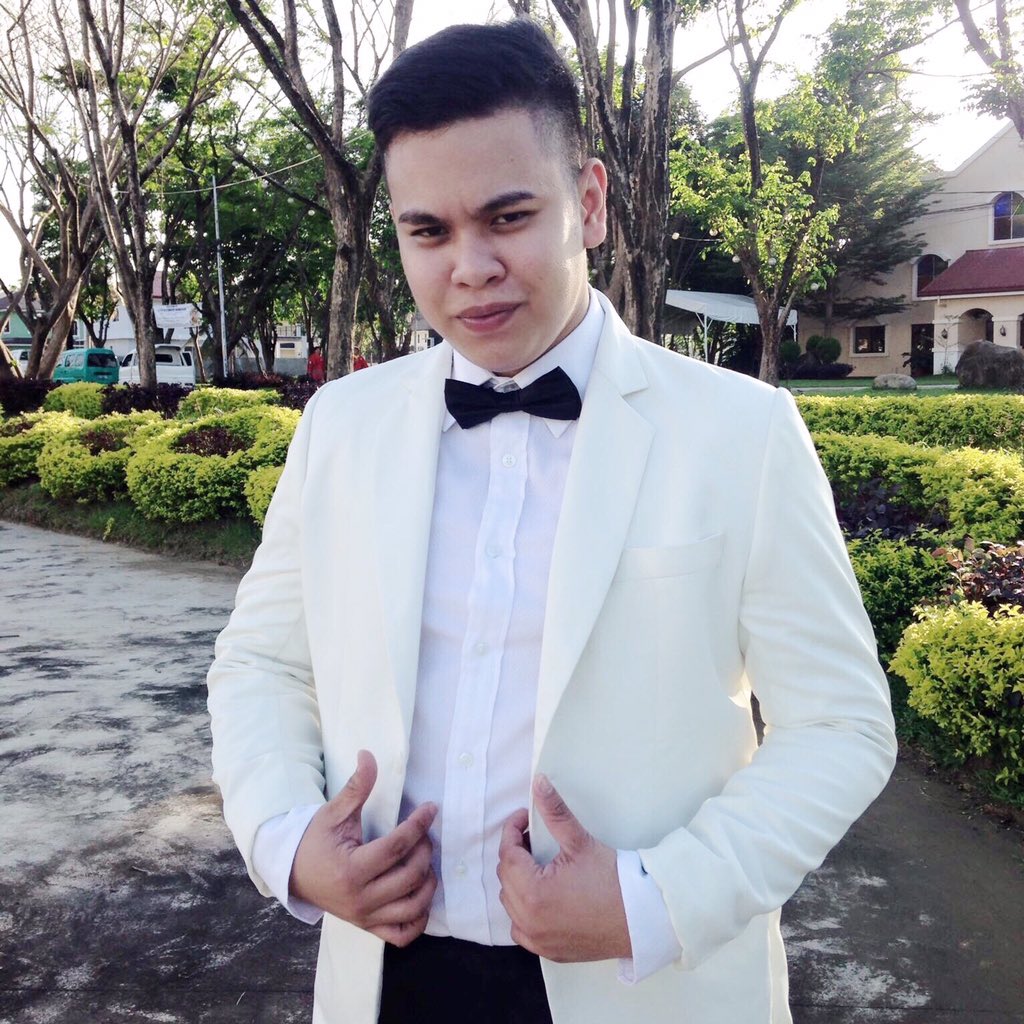 CollinSunga's tweet image. White x Silver x Black x Blue 💎✨ #samebowtie