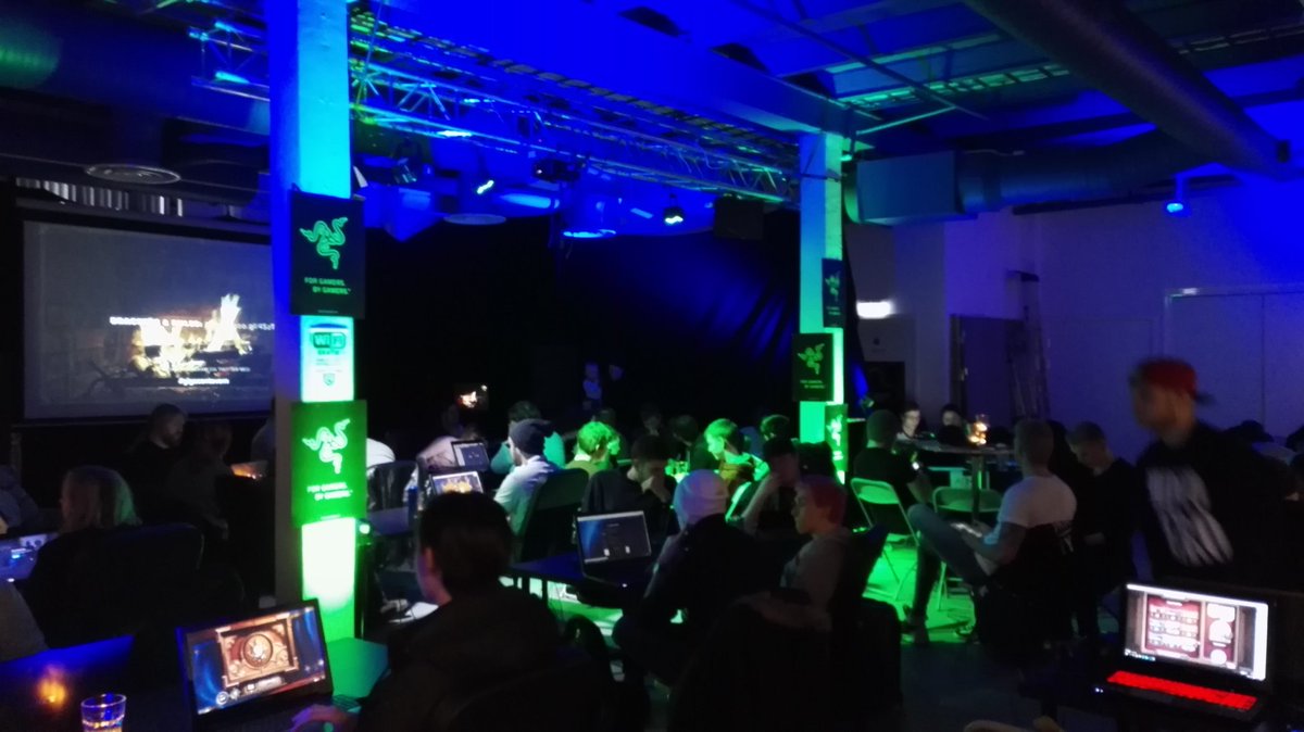 BarcraftOslo's tweet photo. #gigacontavern #blizzard #tavernhero  #firesidegathering #houseofnerds https://t.co/0Ot6vOpQzB