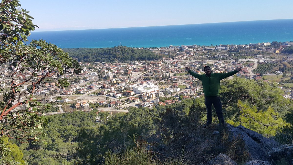 Dağlar dağlar yüce dağlar. Dağlar bana yoldaş dağlar. Yapayalnız gecelerde srdaşım dağlar
Antalya Göynük manzarası