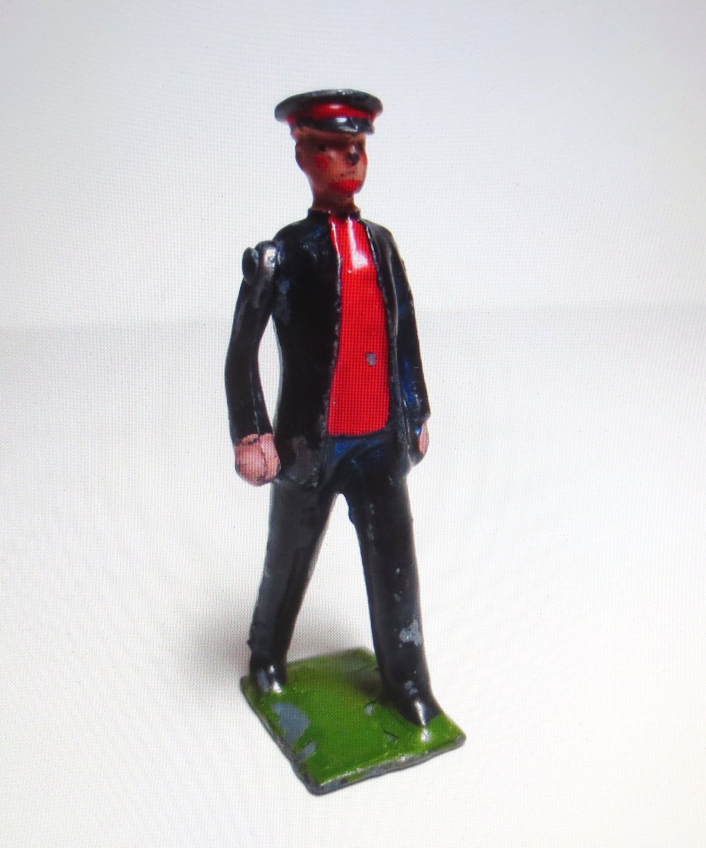 oldtoydetective's tweet photo. Here's a rare find. An Elusive Britains Salvation Army Figure!! https://t.co/9C8lpKZsMG #TOYSOLDIERS https://t.co/clJcZiu5eX