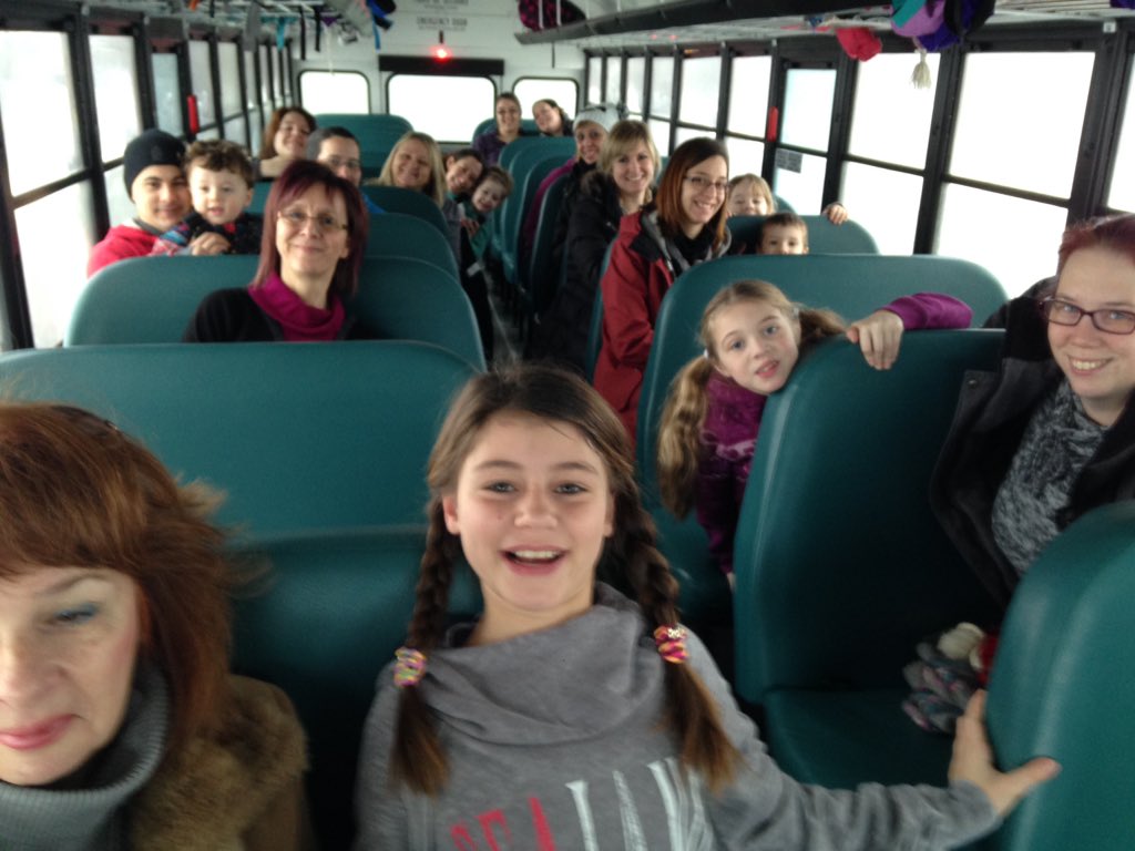 julmegant's tweet photo. Le CPE l'Amus'Ailes en route pour le grand Rassemblement de Montréal #cpeenperil #AQCPE https://t.co/ffAjjirizP